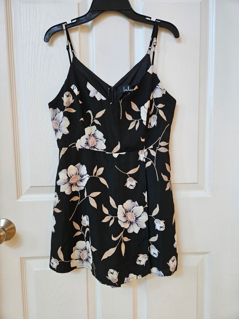 Lulus Black Floral Romper Sleeveless Spaghetti Strap V Neck Small
